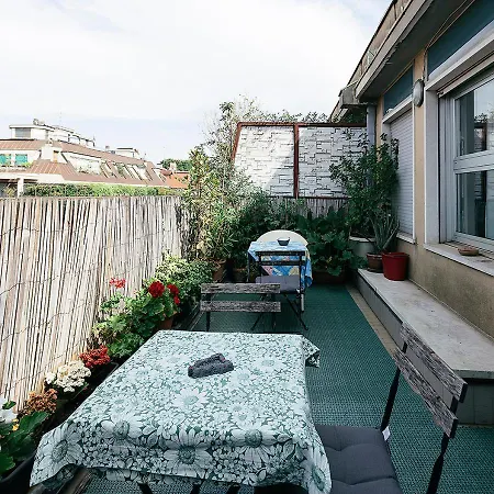Attico Con Terrazzo - - Duomo 10 Min Apartment *